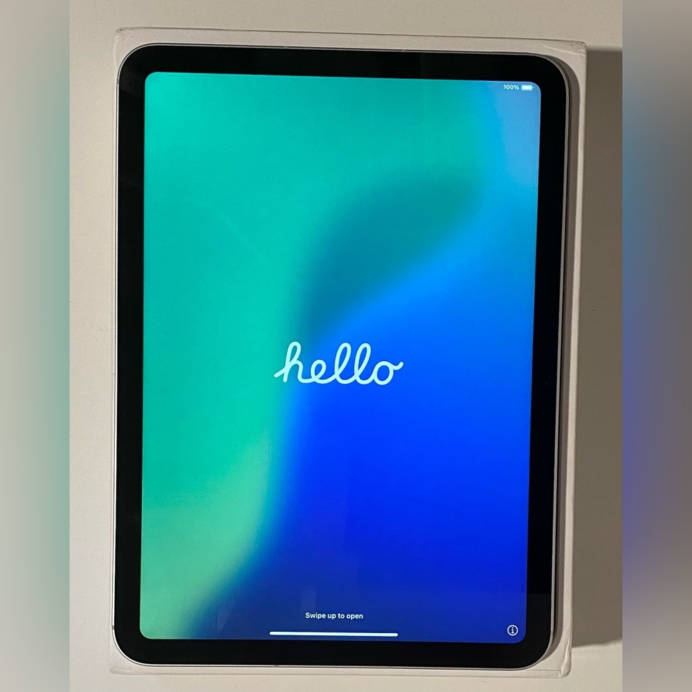 Apple iPad Generation 10 64GB Wi-Fi and Cellular in Silver